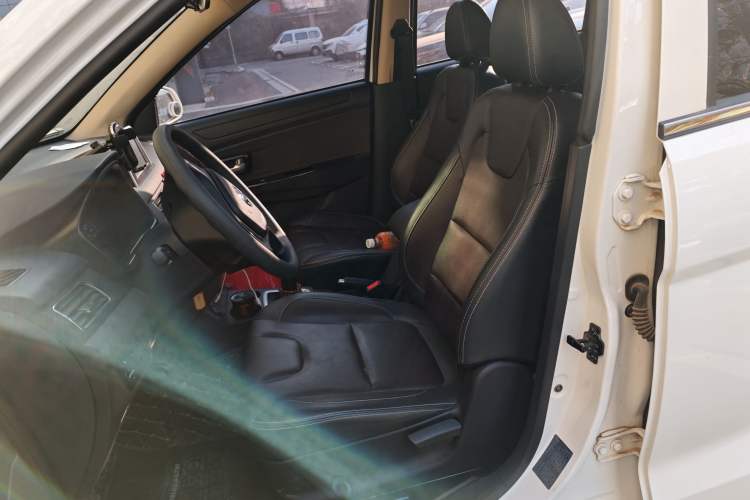 Used Dongfeng Fengon 330 2019 1.5L 330S Manual Comfort Version China VI Standard