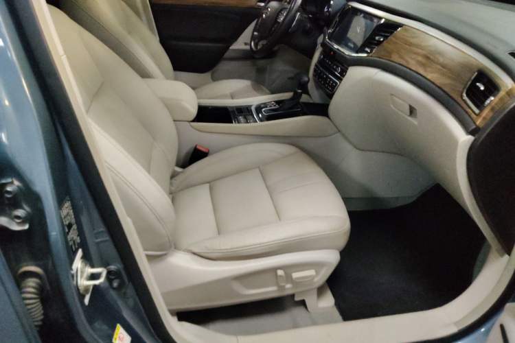 Used GAC Trumpchi GS8 2017 320T Two-Wheel Drive Luxury Smart Connectivity Version (7 Seats)
