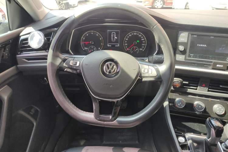 Used Volkswagen Sagitar 2019 200TSI DSG Comfort Version China VI Standard Steering Wheel