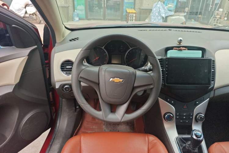 Used Chevrolet Cruze 2015 1.5L Classic SL MT Steering Wheel