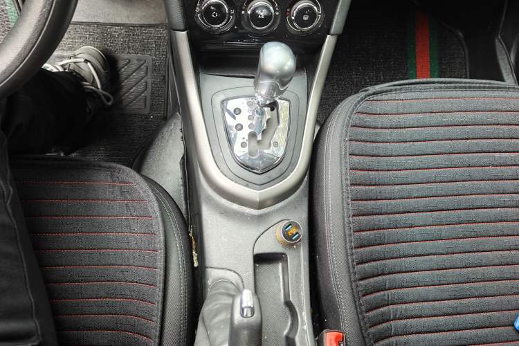 Used Peugeot 408 2013 2.0L Automatic Comfort Edition Gear Lever