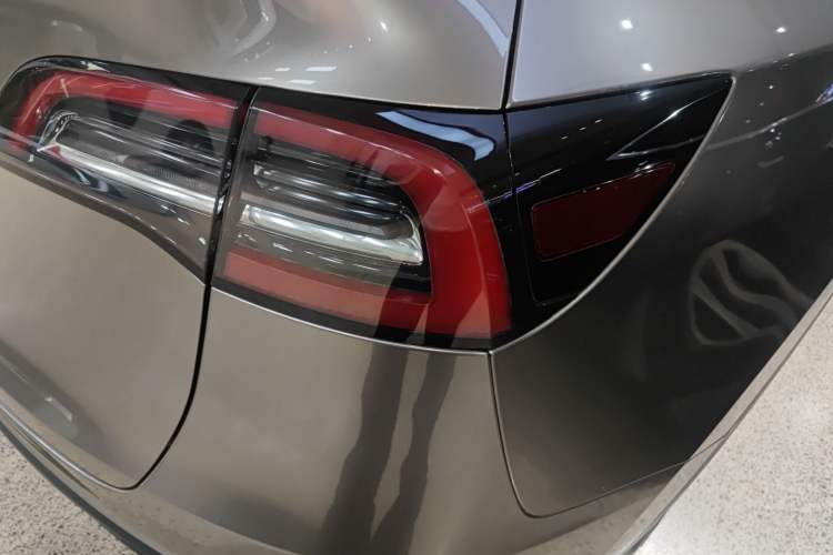 Used Tesla Model Y 2022 Long-Range All-Wheel-Drive Version