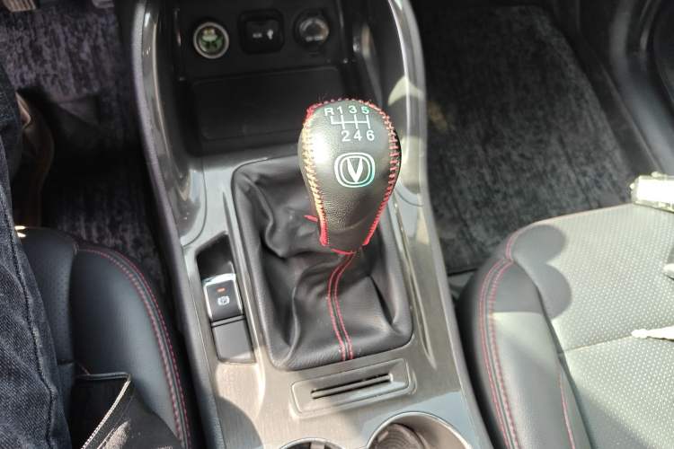 Used CHANGAN CS75 2017 Shangku Edition 1.5T Manual ZhiXiang Model
