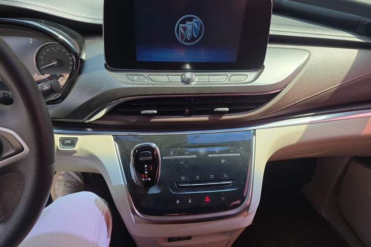 Used Buick GL8 2020 Land Cruiser Executive Class 652T Comfort Model
