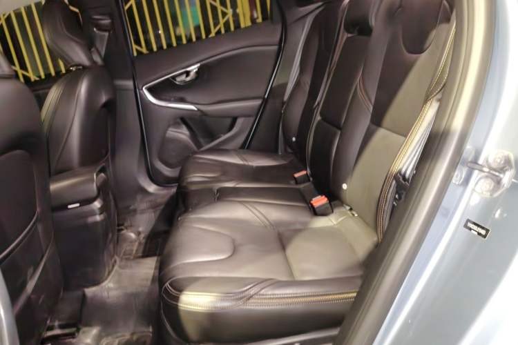 Used Volvo V40  Left Rear Seat