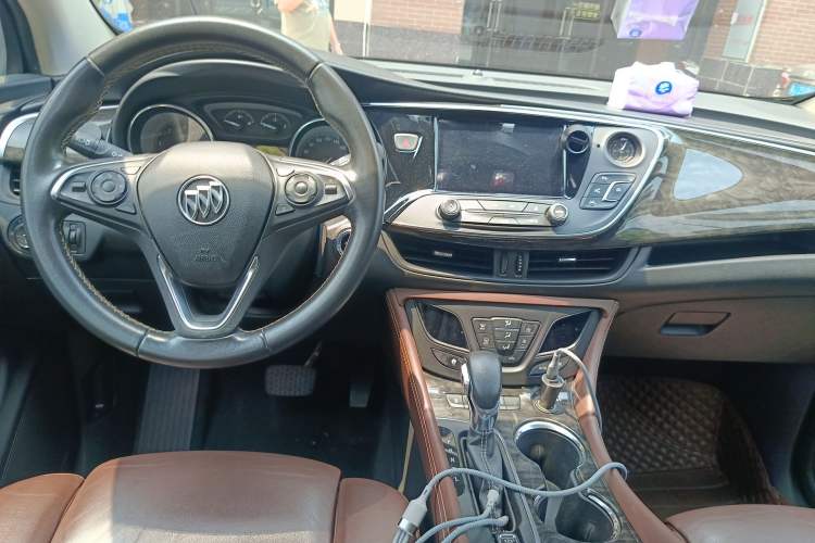 Used Buick Envision 2014 28T Four-Wheel Drive Luxury Model Center Console