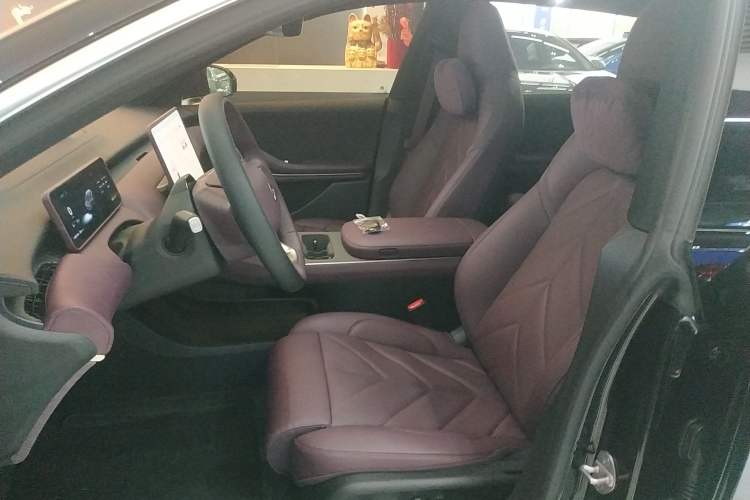 Used Nio ET5T 2025 75 kWh Touring Left Front Seat