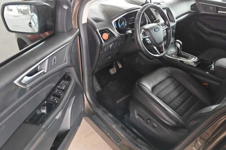 Used Ford Edge 2016 EcoBoost 245 Two-Wheel-Drive Titanium 7-Seater