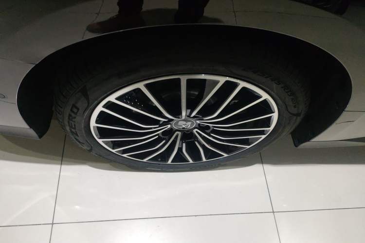 Used BYD Han 2025 DM-i Intelligent Driving Edition 125KM LiDAR Flagship Model
