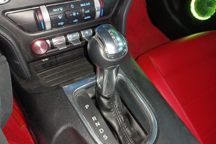 Used Ford Mustang 2019 2.3T Automatic Hardtop Base Version U.S. Specification