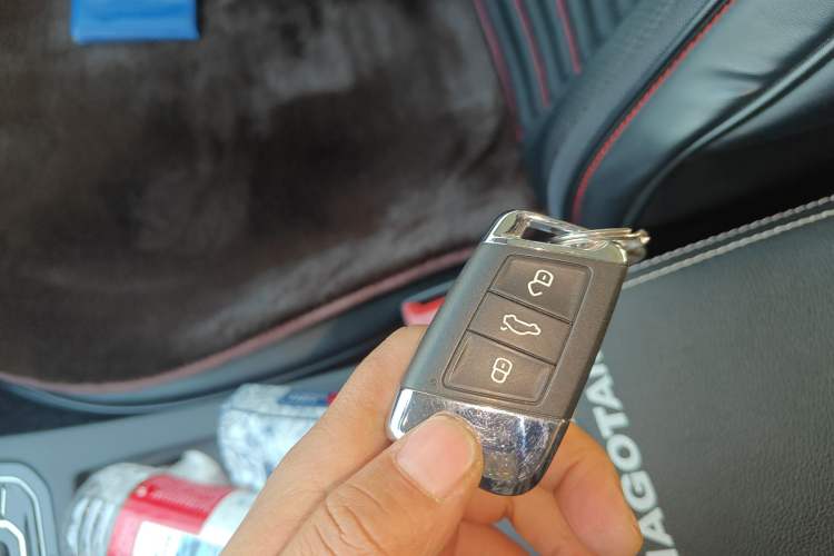 Used Volkswagen Magotan 2018 330TSI DSG Advanced Model Vehicle Key