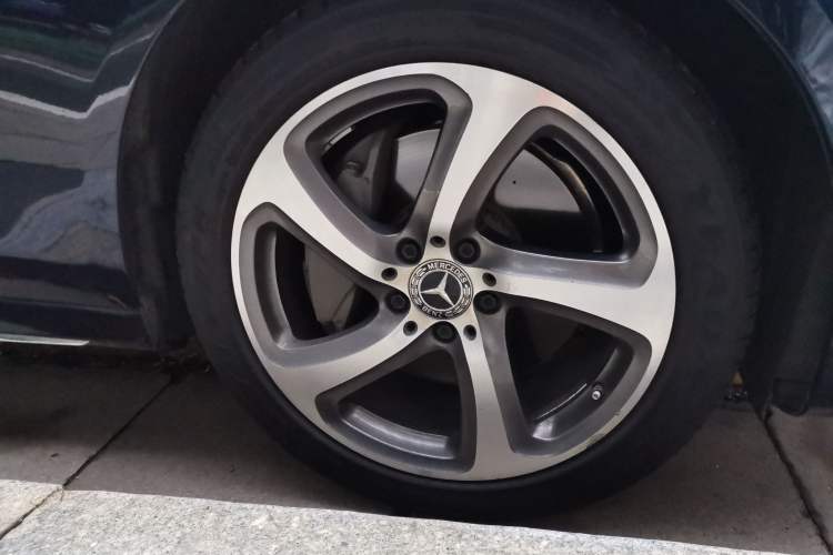 Used Mercedes-Benz E-Class 2019 Restyled E 300 L Sporty and Stylish Edition