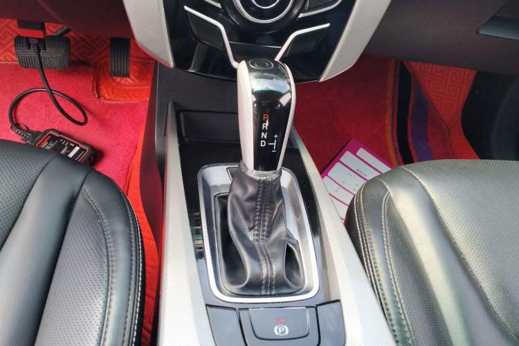 Used Luxgen U6 SUV 2015 1.8T Fashion Edition Gear Lever