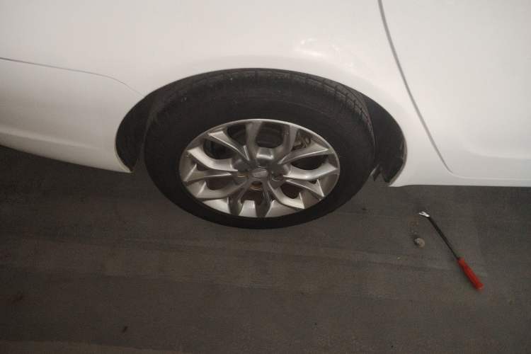 Used Geely Auto Vision 2018 1.5L Automatic Happiness Edition Right Rear Wheel Hub