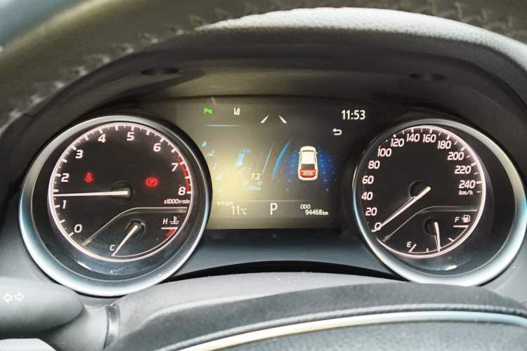 Used Toyota Camry 2021 2.0G Luxury Edition
