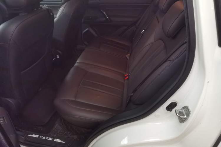 Used GAC Trumpchi GS4 2018 235T Manual Two-Wheel Drive Luxury Edition
