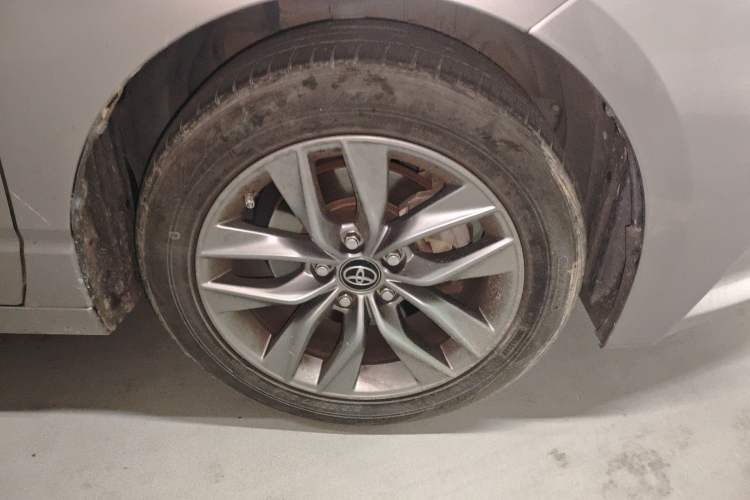 Used Toyota Avalon 2019 2.0L Luxury Edition China VI Standard Right Front Wheel Hub