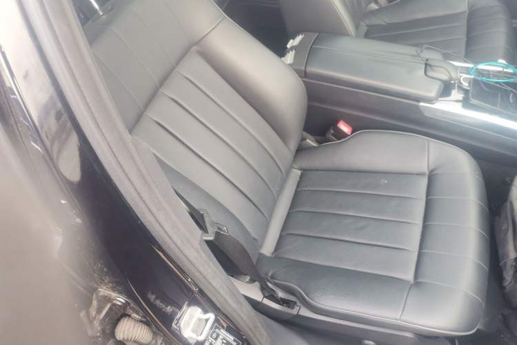 Used Mercedes-Benz E-Class 2015 Facelift E 200 L Sport Edition