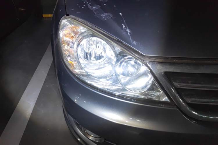 Used Volkswagen Lavida 2011 1.6L Automatic Premium Edition Right Front Headlight