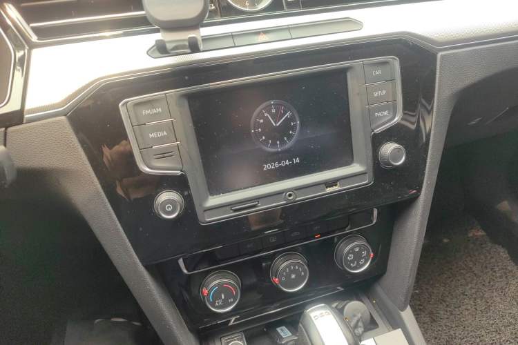 Used Volkswagen Magotan 2017 330TSI DSG Leading Model Audio And AC Panel