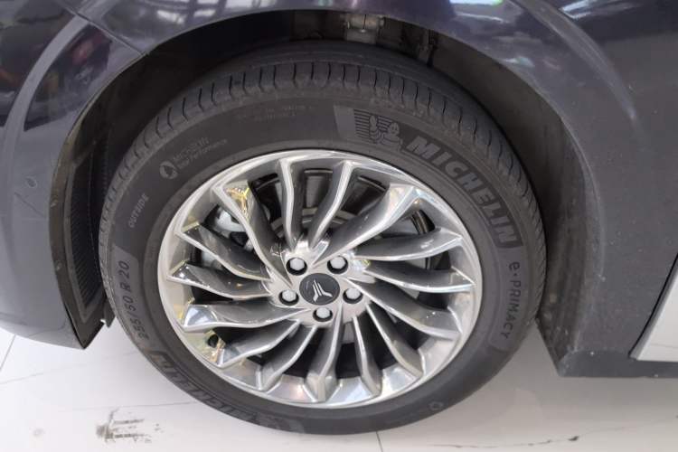 Used VOYAH Dream 2022 Low-Carbon Edition Dream+ Smart Enjoyment Package Left Front Wheel Hub