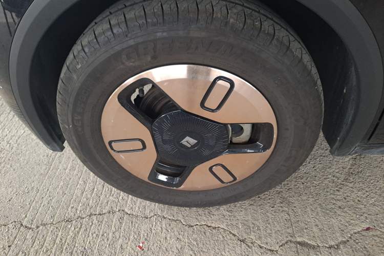 Used Baojun KiWi EV 2022 Designer Lite Edition Ternary Lithium Left Front Wheel Hub