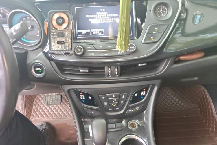 Used Buick Envision 2014 28T Four-Wheel Drive Elite Model Audio And AC Panel