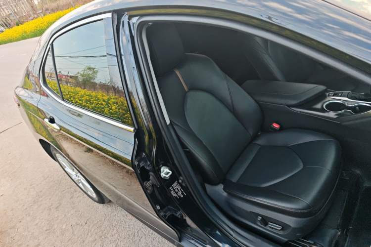 Used Toyota Camry 2021 2.0G Luxury Edition Right Front Seat