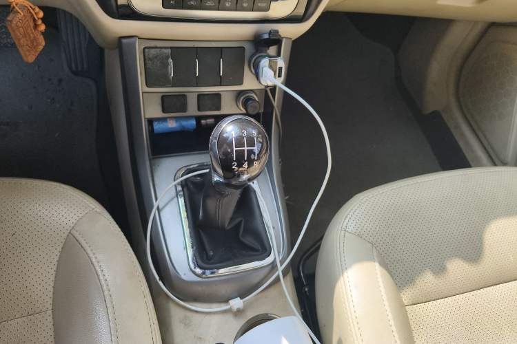 Used Geely Auto Classic Emgrand 2013 Sedan 1.8L Manual Elite Model
