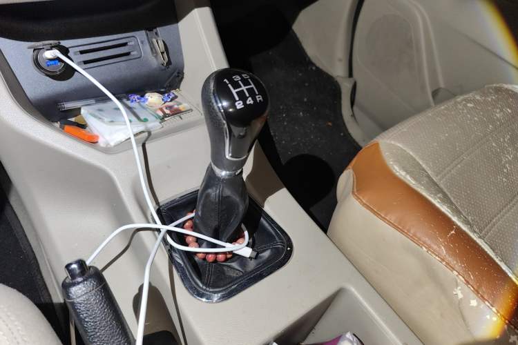 Used FORTHING Lingzhi 2020 M5L 1.6L Base Model 9 Seats Gear Lever