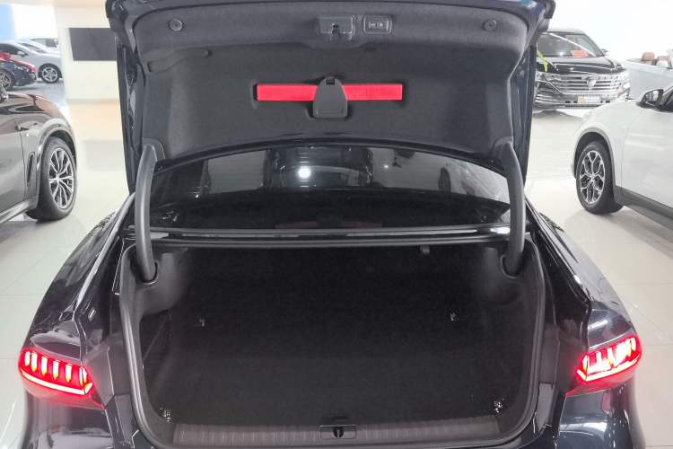 Used Audi A7L 2024 45TFSI quattro S-line Visionary Edition Flow Crystal Package