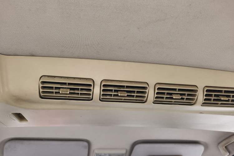 Used Dongfeng Fengon 2013 1.5L Manual Deluxe Model DK15 Headliner