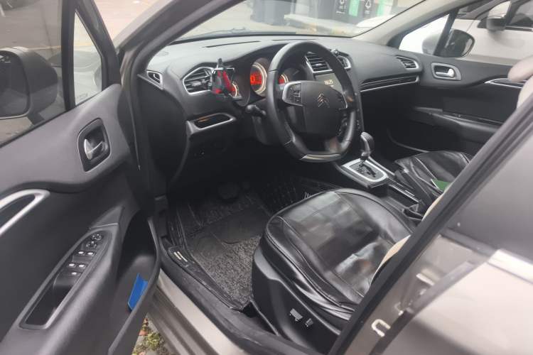 Used Citroen C4L 2015 1.8L Automatic Luxury Edition Driver Seat