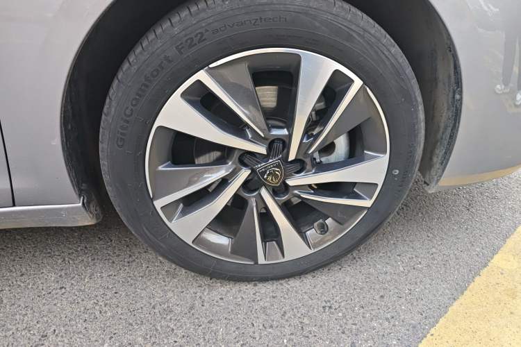 Used Peugeot 408 2022 1.6T Light-Chasing Edition
