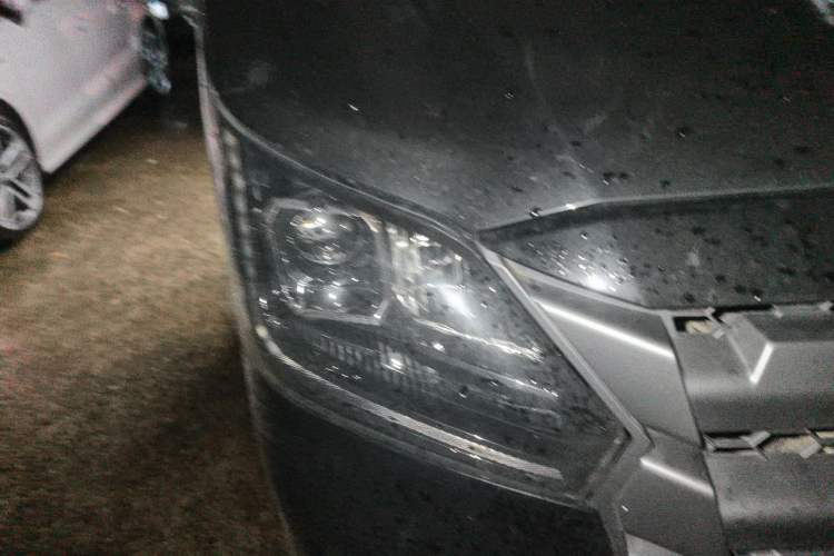 Used Foton Toano 2023 Joy Elephant Multi-Function Model Cummins 2.8T Automatic Long Wheelbase Mid-Roof Design Rear Single Tire Available in 5/6/7/9-Seater Configurations Right Front Headlight