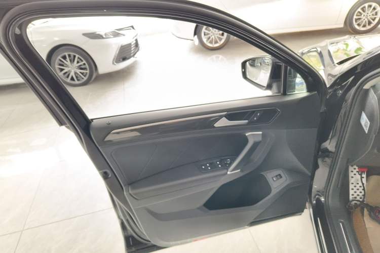 Used Volkswagen Tiguan 2017 330TSI All-Wheel-Drive Innovation Model