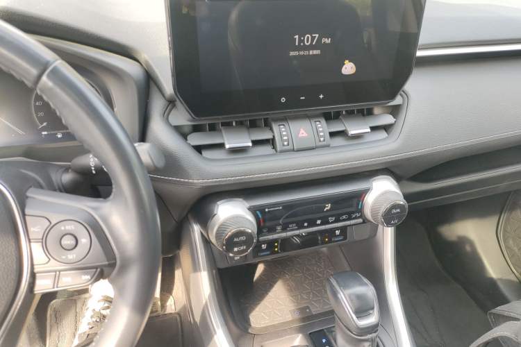 Used Toyota Wildlander 2023 Dual-Motor 2.5L E-CVT Four-Wheel Drive Prestige Edition Audio And AC Panel