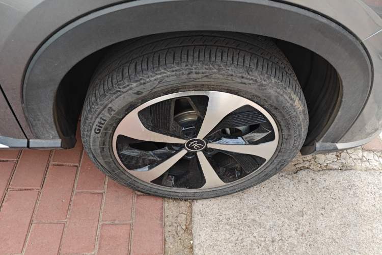 Used BYD Song PLUS New Energy 2021 DM-i 110KM Flagship Model Right Front Wheel Hub