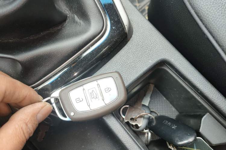 Used Hyundai Elantra (5th Generation / Langdong) 2016 1.6L Manual Luxury Model