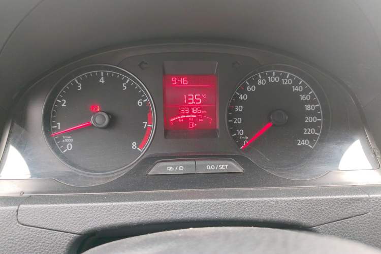 Used Volkswagen Santana 2015 1.6L Manual Fashion Edition Odometer Close Up