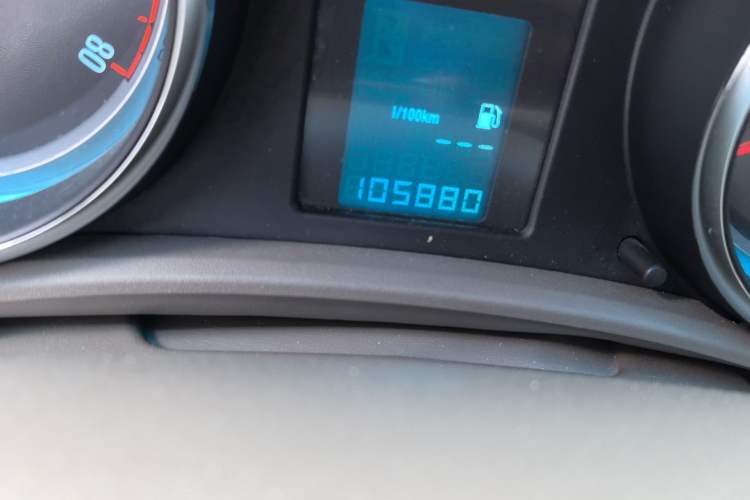 Used Buick GT 2013 GT 1.6L Manual Entry-Level Model Odometer Close Up