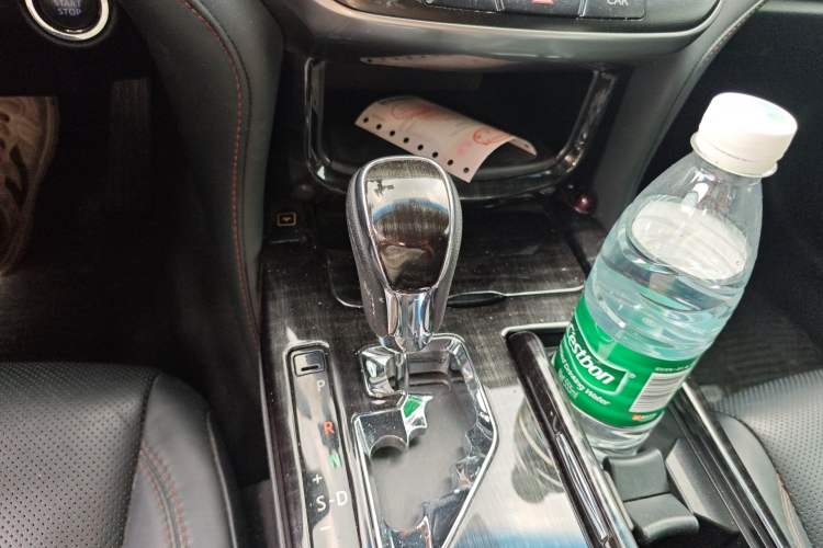 Used Toyota Crown 2015 2.0T Fashion Edition Gear Lever