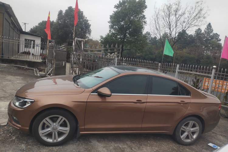 Used Volkswagen Lamando 2015 280TSI DSG Comfort Edition
