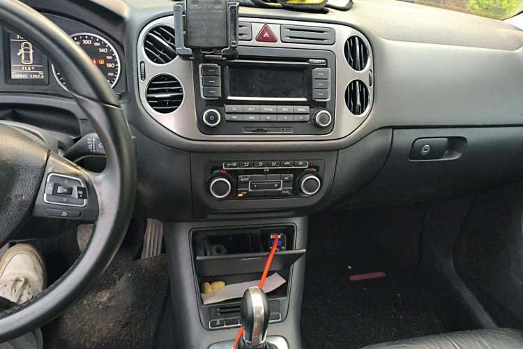 Used Volkswagen Tiguan 2012 1.8TSI Automatic Two-Wheel Drive Trend Edition Audio And AC Panel