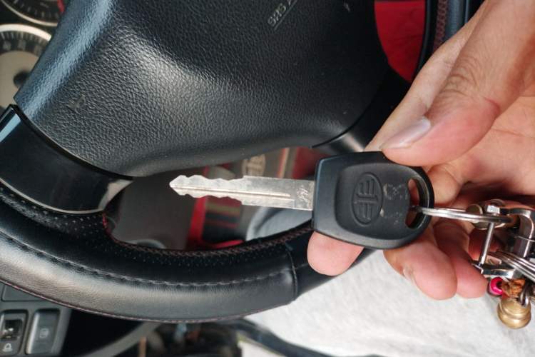 Used FAW Senya S80 2011 1.5L Manual 7-Seater Urban Elite Edition
