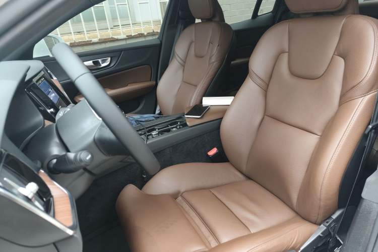 Used Volvo S60 2024 B4 Zhiyuan Luxury Edition