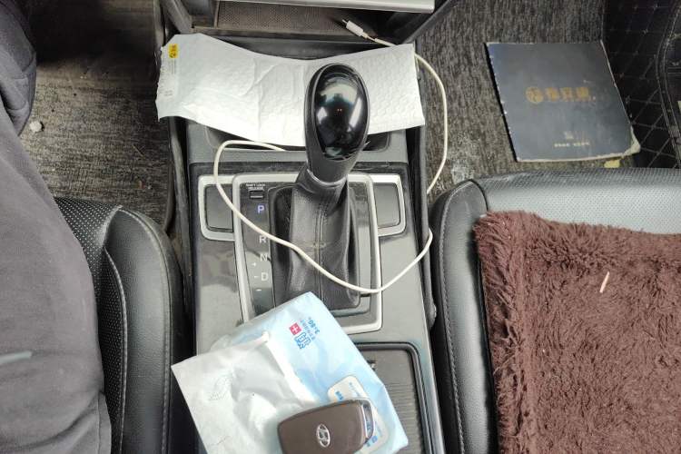 Used Hyundai Mistra 2014 1.8L Automatic Smart GLS Gear Lever