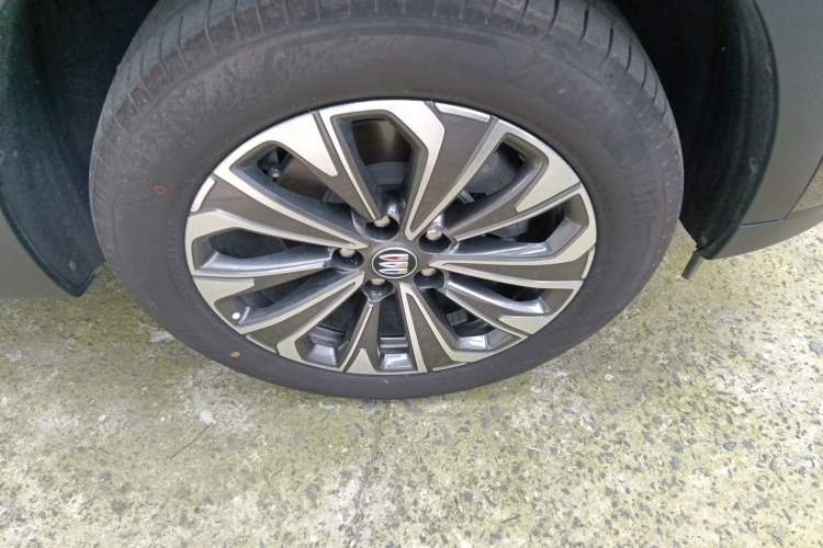 Used Buick Envision 2026 Model Equinox Plus 28T Two-Wheel-Drive Platinum Edition