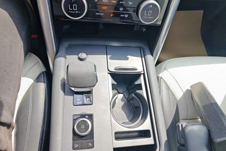 Used Land Rover Discovery 2021 360 PS R-Dynamic S