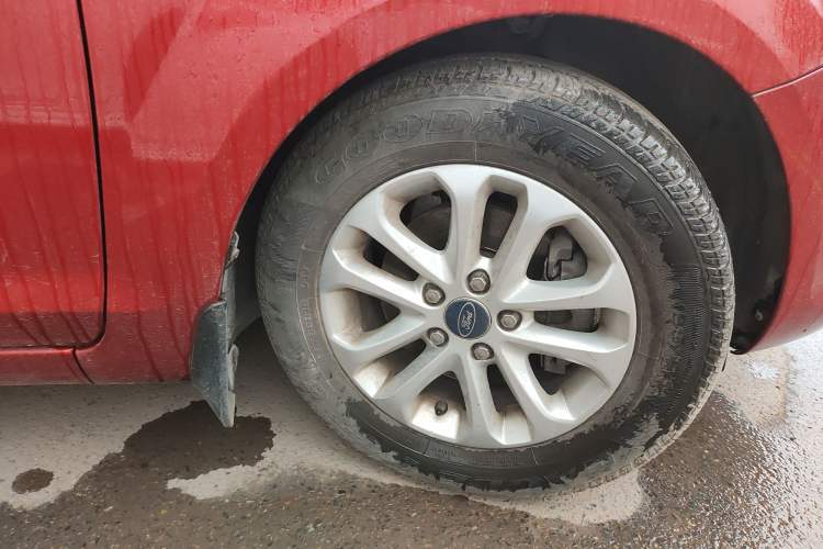 Used Ford Focus 2013 Hatchback Classic 1.8L Manual Base Model